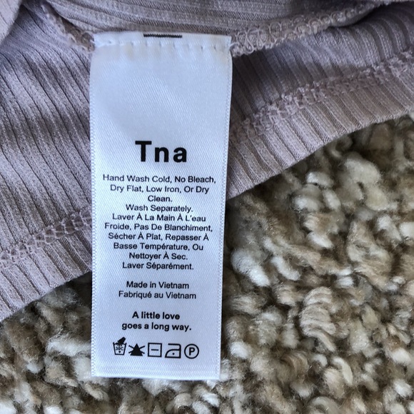 Aritzia TNA Lavender Ribbed Crop Tank Top Sz S - Picture 4 of 8